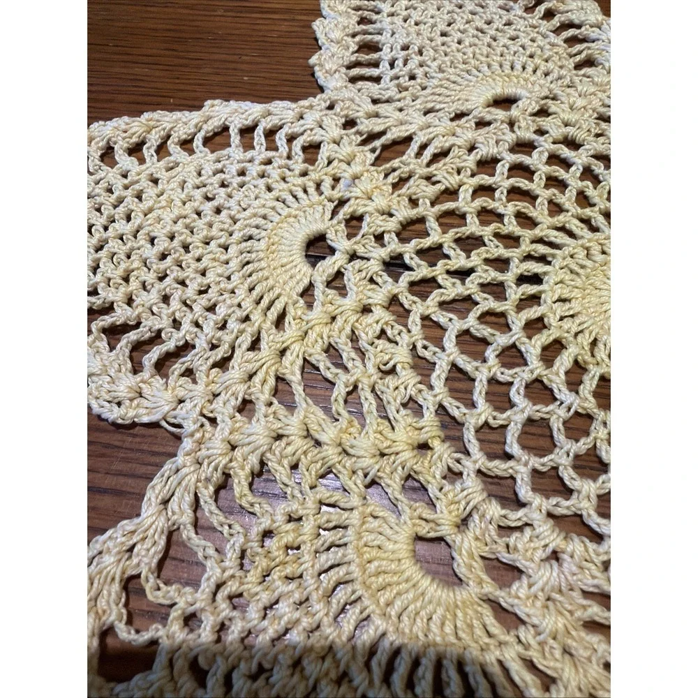 Vintage Doily Yellow Crocheted‎ Star Shaped 15